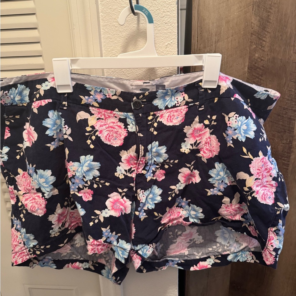 Old Navy Floral Patterned Shorts